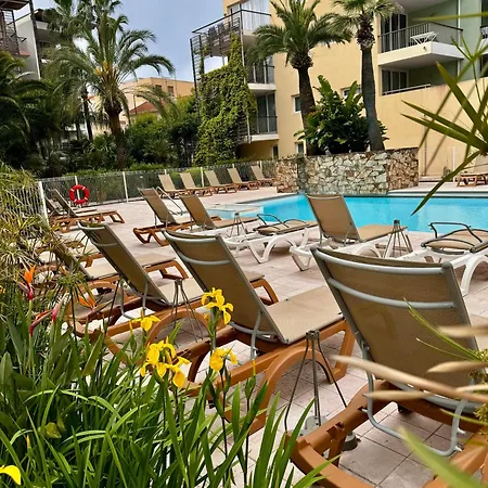 Family - Terrace - Parking - 4-5 People דירה אנטיב