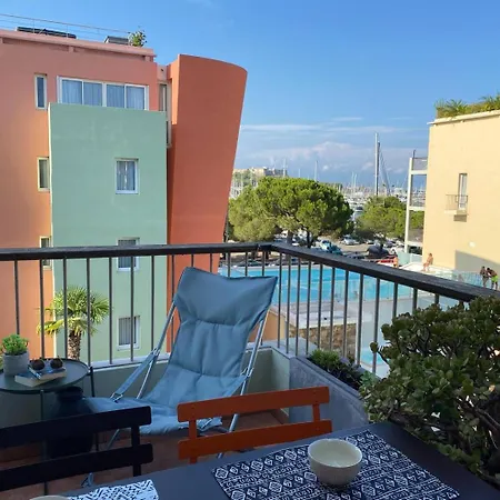 Family - Terrace - Parking - 4-5 People דירה