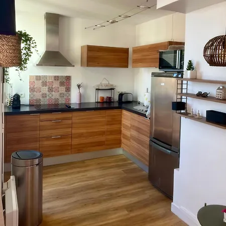 Family - Terrace - Parking - 4-5 People דירה