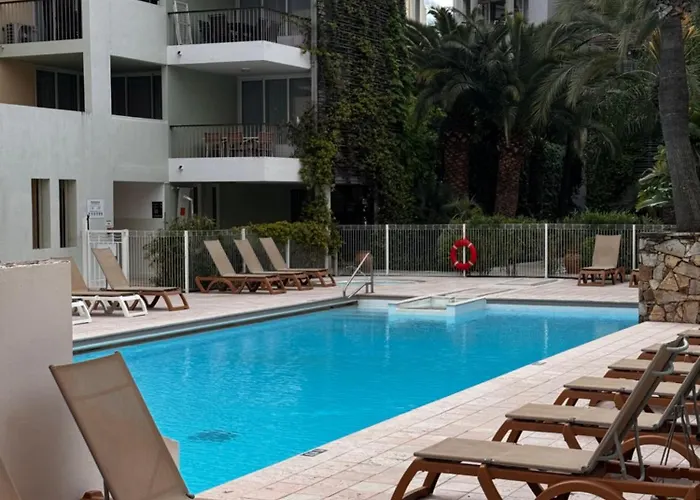 شقة Family - Terrace - Parking - 4-5 People *