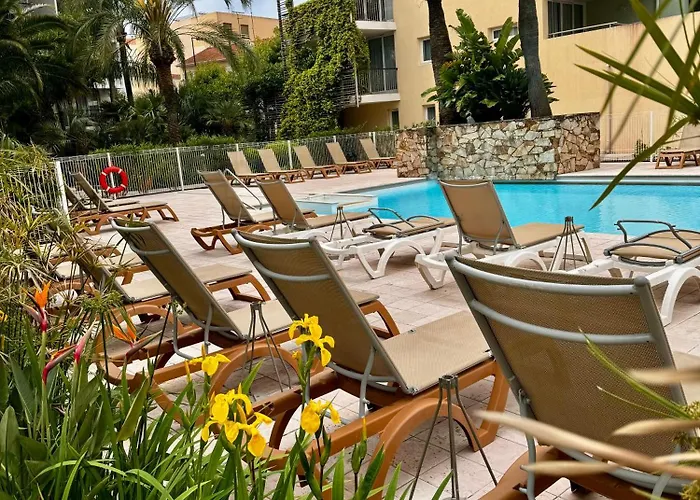 Family - Terrace - Parking - 4-5 People شقة أنتيب
